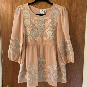 💓 Anthropologie embroidered blouse